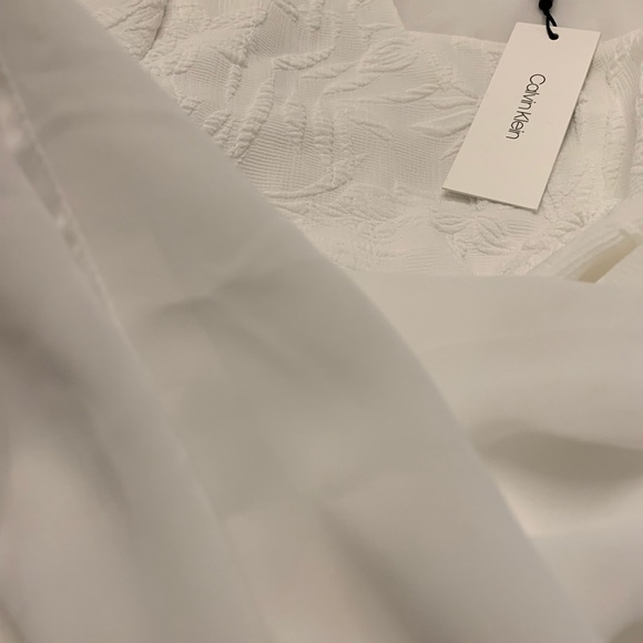 Calvin Klein Winter White Blouse w/Bell Sleeves-M - Picture 7 of 9